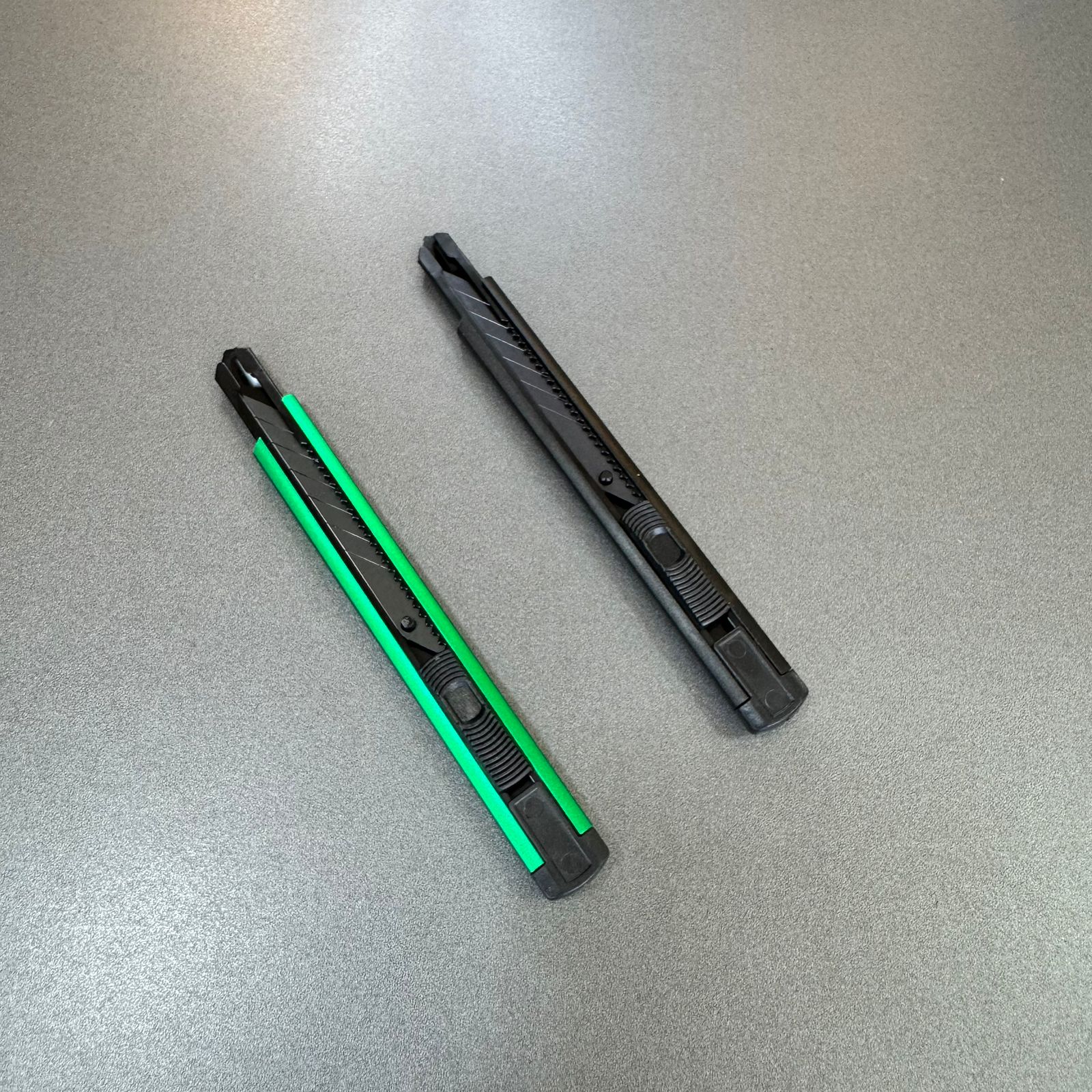 Estilete Profissional Aluminio com lâmina 30°