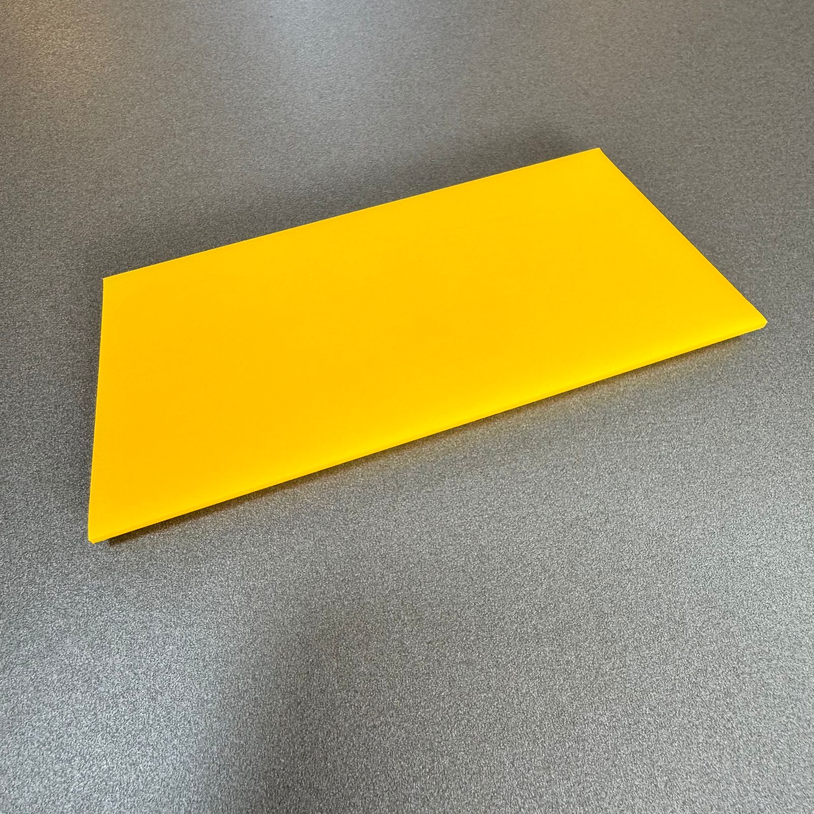 Borracha Amarela KTM Macia 13x5cm p/ Aplicação de Películas