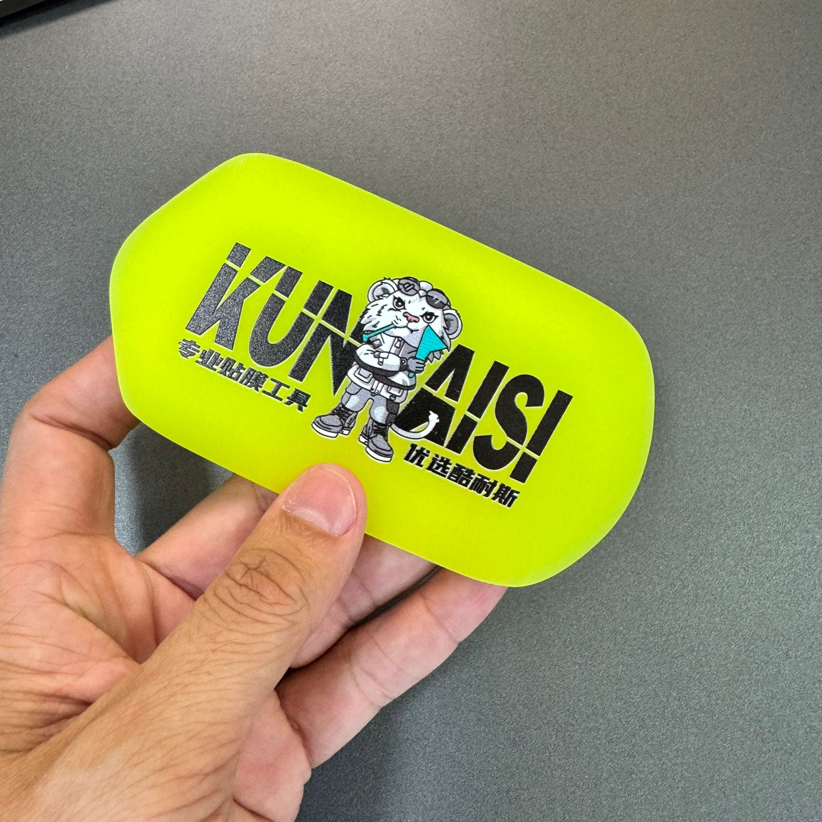 Borracha Premium Kunaisi Formato Concha 12x7cm para Instalação de PPF | Refil Profissional para Aplicação