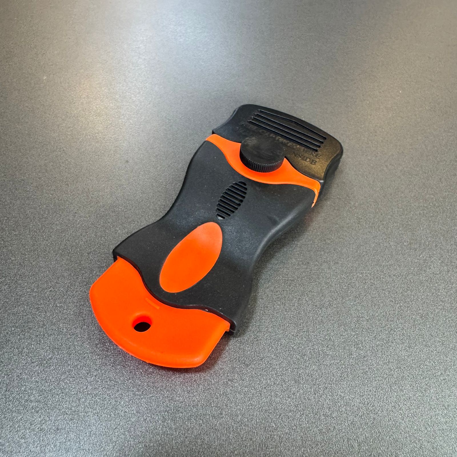 Raspador Ratinho para Remoção de Insufilm Laranja