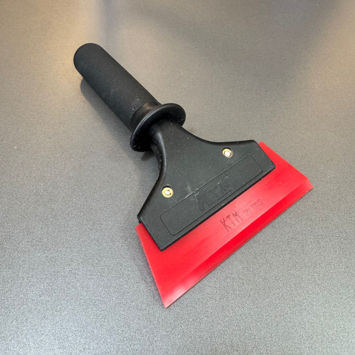 Cabo 18cm em Resina com Borracha KTM Vermelha 13cm Média Dureza – Ferramenta Profissional p/ Aplicação de Películas e Insufilm