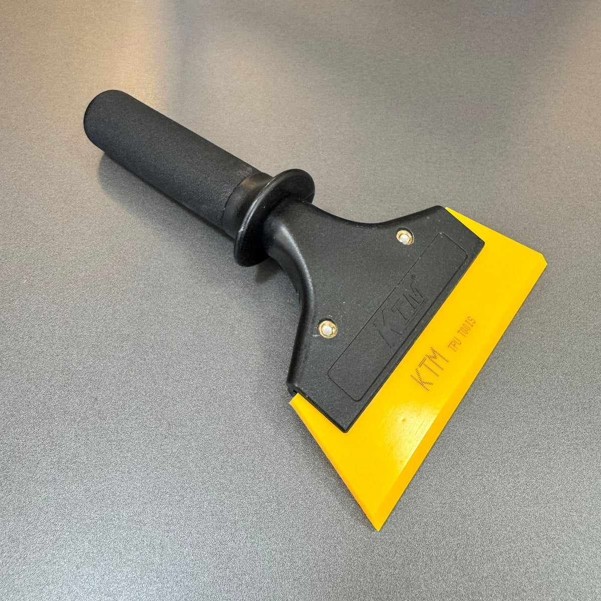 Cabo 18cm em Resina com Borracha KTM Amarela 13cm Macia – Ferramenta Profissional p/ Aplicação de Películas e Insufilm