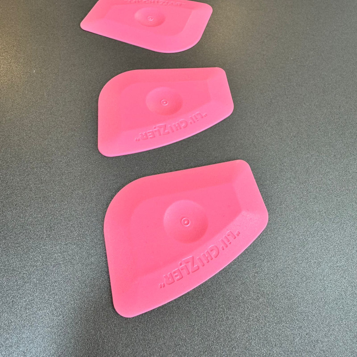 Kit com 5 Tiazinhas Rosa para Aplicação de Películas de Controle Solar (Window Film) | Espátulas Profissionais