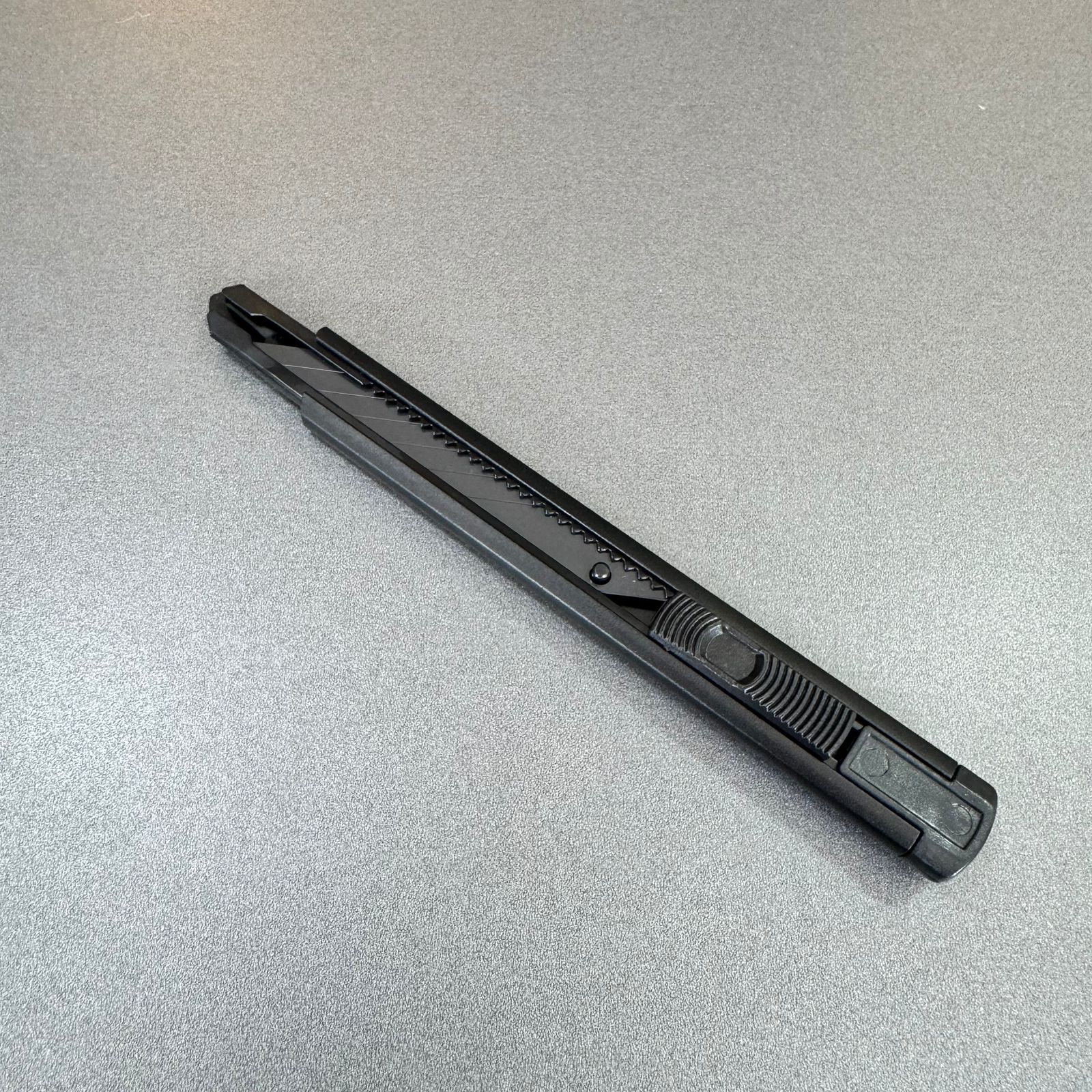 Estilete 9mm em Alumínio  — Verde ou Preto
