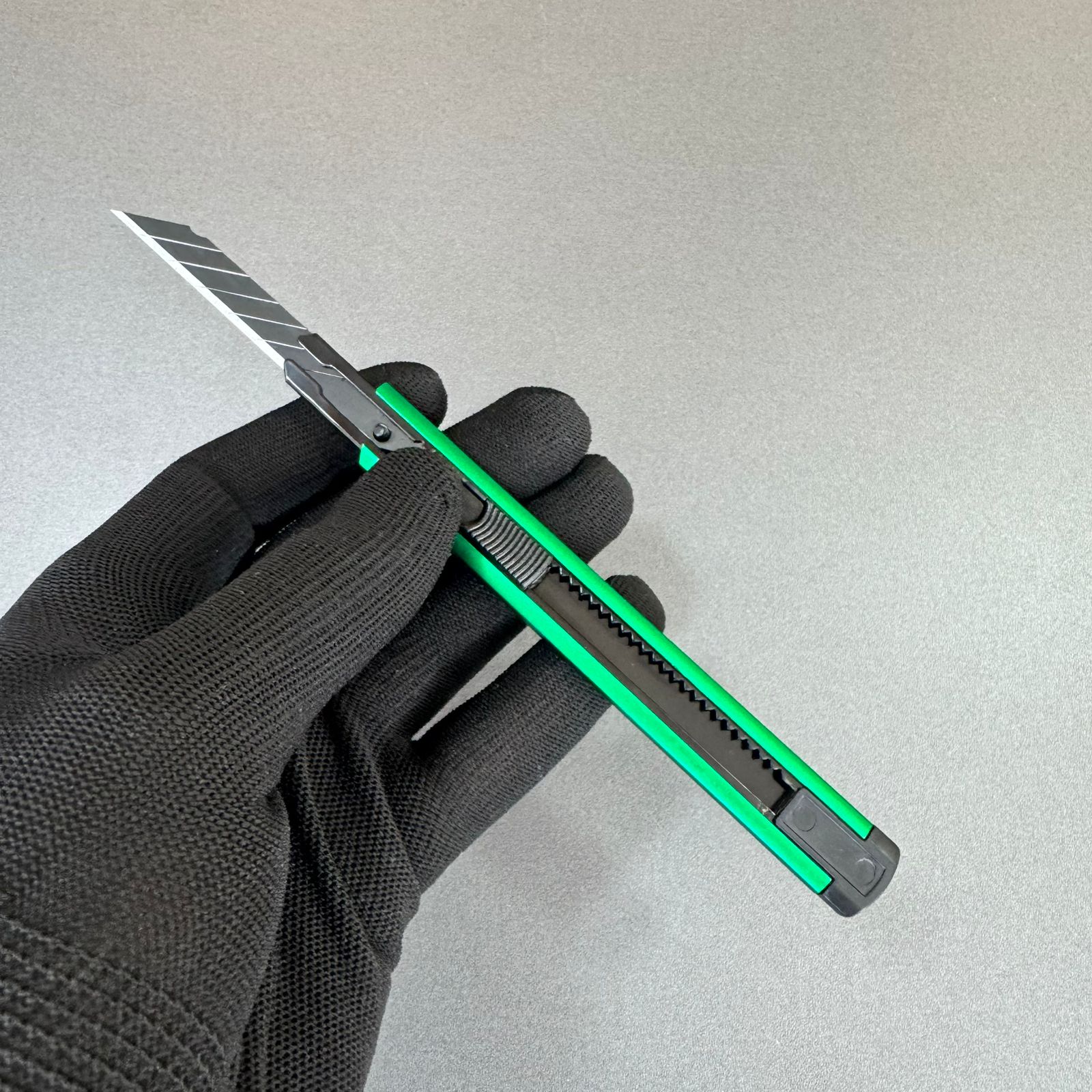 Estilete 9mm em Alumínio  — Verde ou Preto